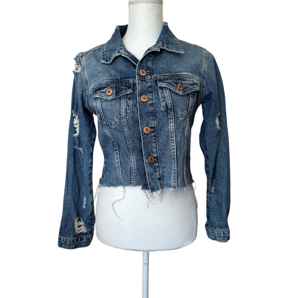NWOT Forever 21 Women S Distressed Cropped Jean Denim Jacket w Raw Hemline